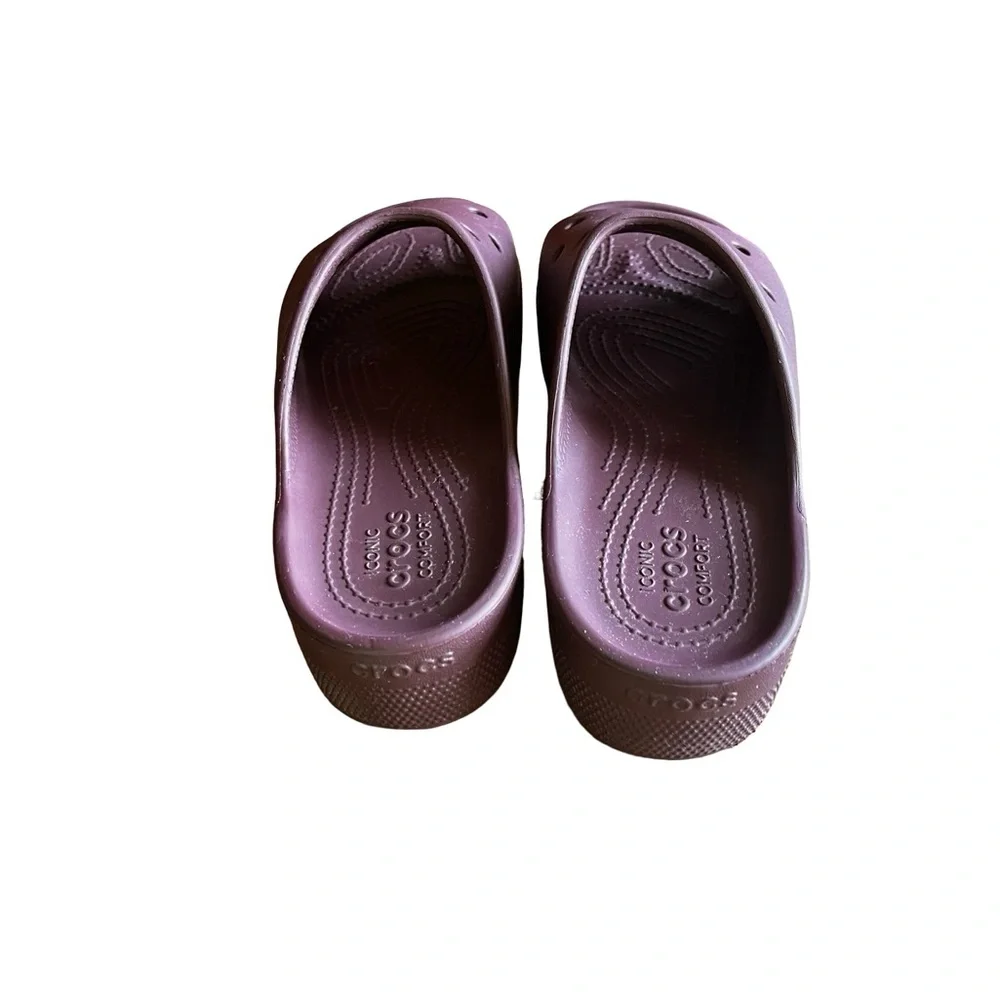 Crocs Platform Slide Sandals Beach Shoes Travel Pool Dark Cherry Plum Sz 6 EUC - Picture 5 of 9